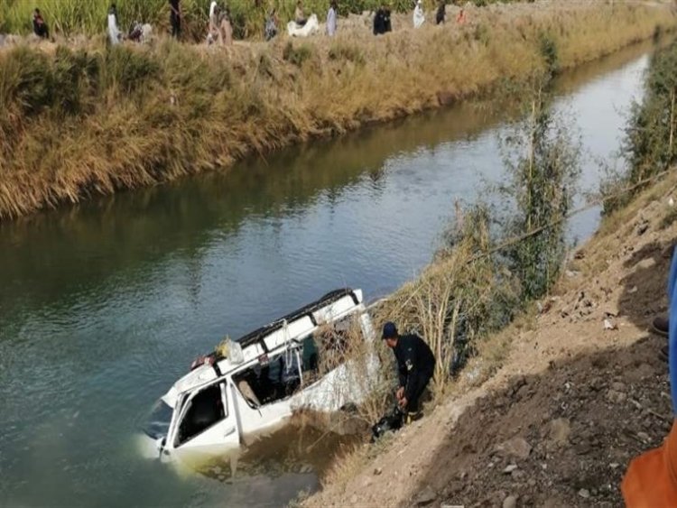 انقلاب أتوبيس مدرسة خاصة بأحدي الترع كان يقل 50 طالب